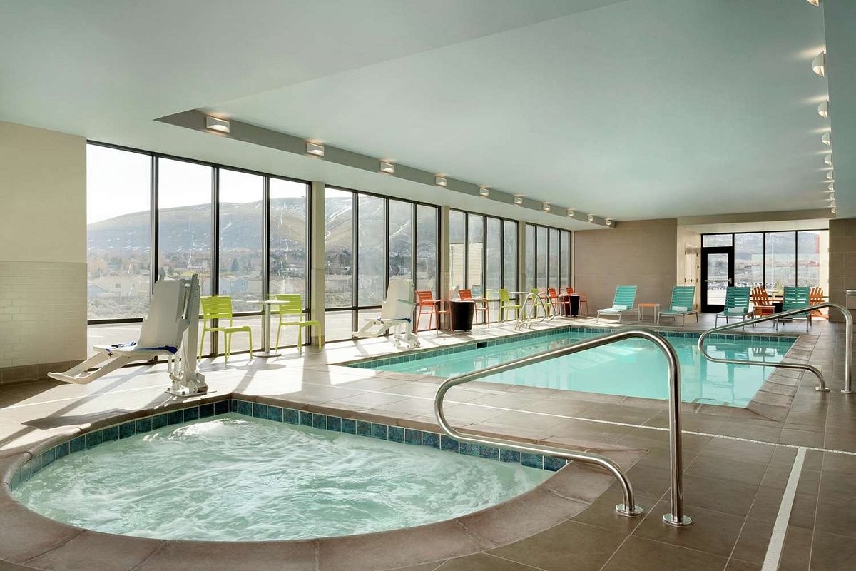 hotels in richland wa with indoor pool